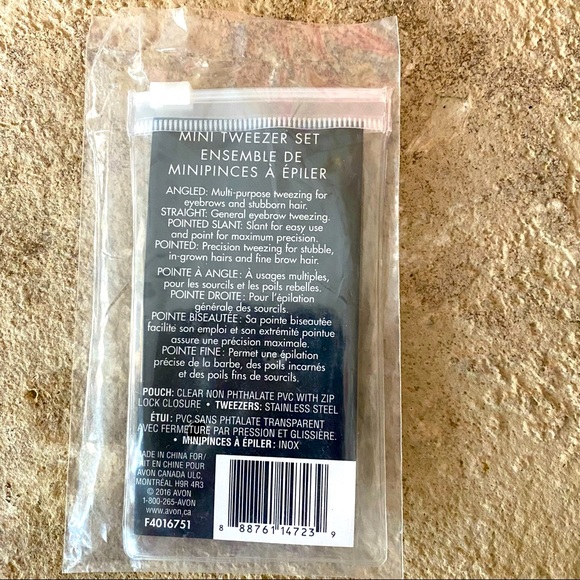 3/$25 Bundle savings💋Mini Tweezer set. New unopened package. - Picture 2 of 2